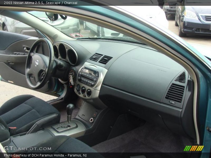  2003 Altima 2.5 S Charcoal Interior