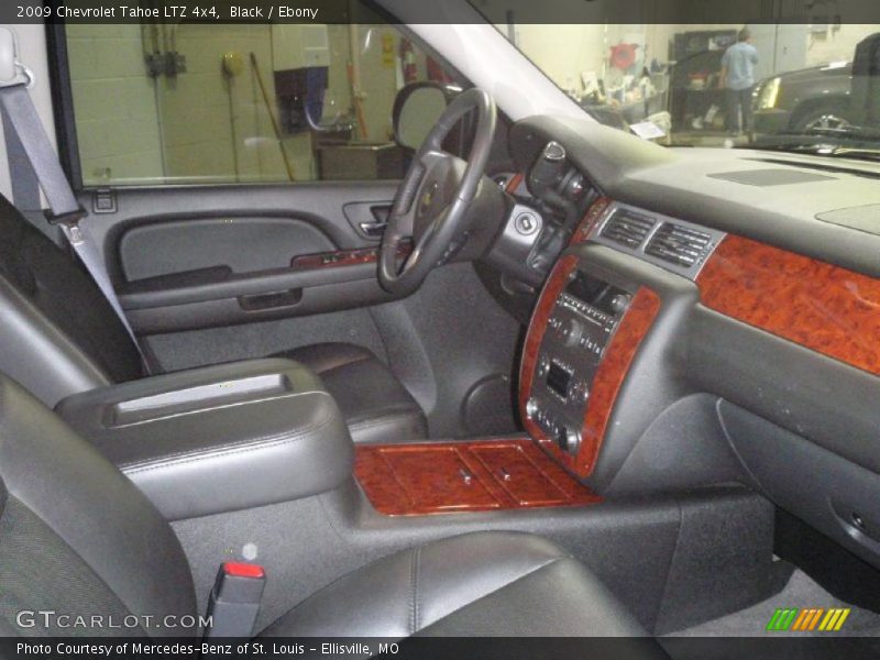 Black / Ebony 2009 Chevrolet Tahoe LTZ 4x4