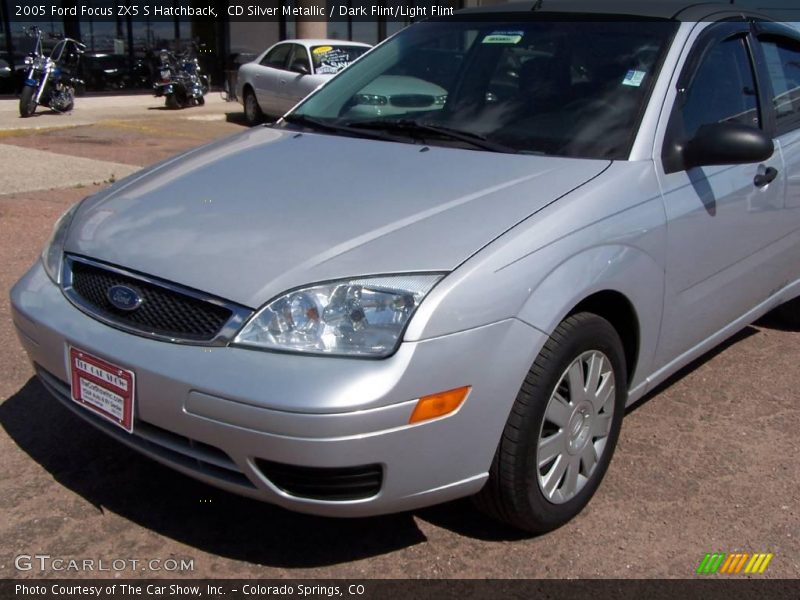 CD Silver Metallic / Dark Flint/Light Flint 2005 Ford Focus ZX5 S Hatchback