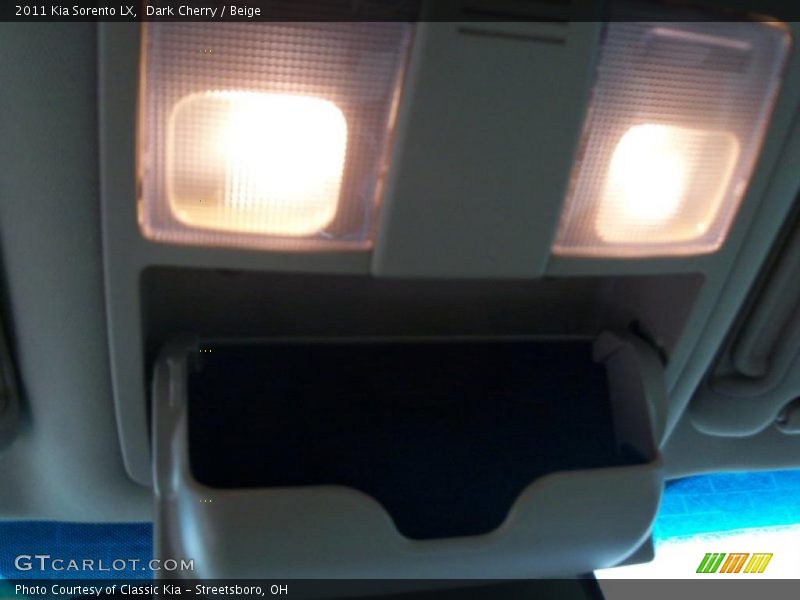 Dark Cherry / Beige 2011 Kia Sorento LX