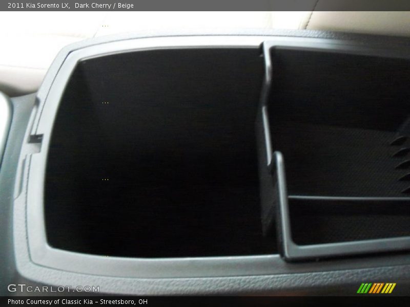 Dark Cherry / Beige 2011 Kia Sorento LX