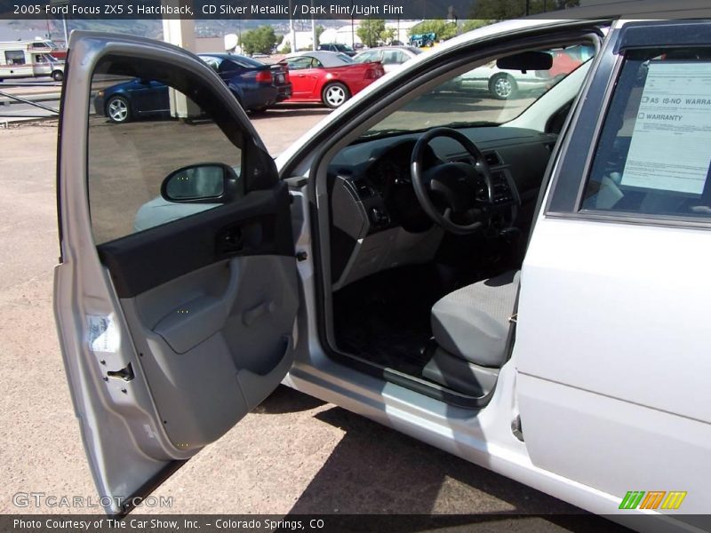 CD Silver Metallic / Dark Flint/Light Flint 2005 Ford Focus ZX5 S Hatchback