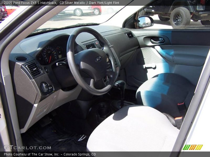 CD Silver Metallic / Dark Flint/Light Flint 2005 Ford Focus ZX5 S Hatchback