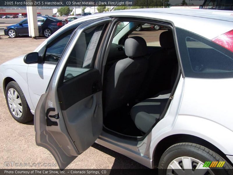 CD Silver Metallic / Dark Flint/Light Flint 2005 Ford Focus ZX5 S Hatchback