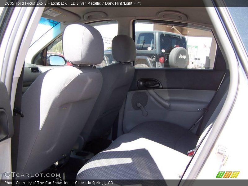 CD Silver Metallic / Dark Flint/Light Flint 2005 Ford Focus ZX5 S Hatchback