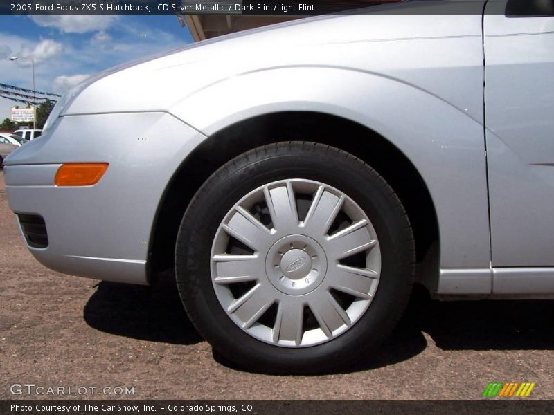 CD Silver Metallic / Dark Flint/Light Flint 2005 Ford Focus ZX5 S Hatchback