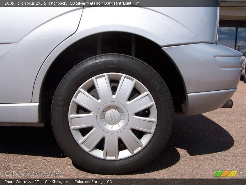 CD Silver Metallic / Dark Flint/Light Flint 2005 Ford Focus ZX5 S Hatchback
