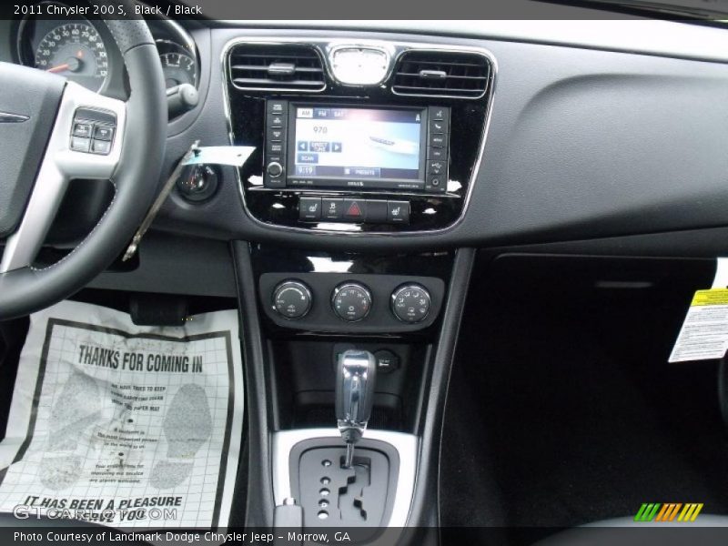 Dashboard of 2011 200 S
