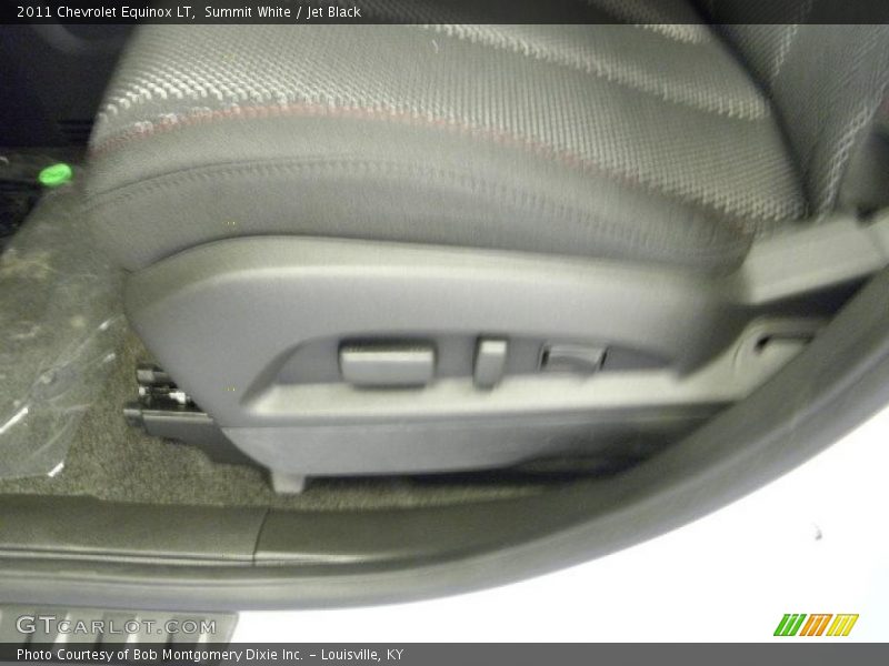 Summit White / Jet Black 2011 Chevrolet Equinox LT