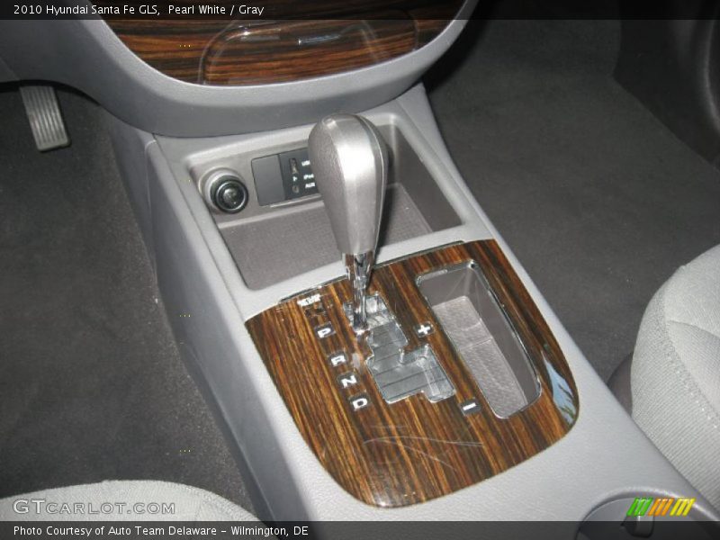 Pearl White / Gray 2010 Hyundai Santa Fe GLS