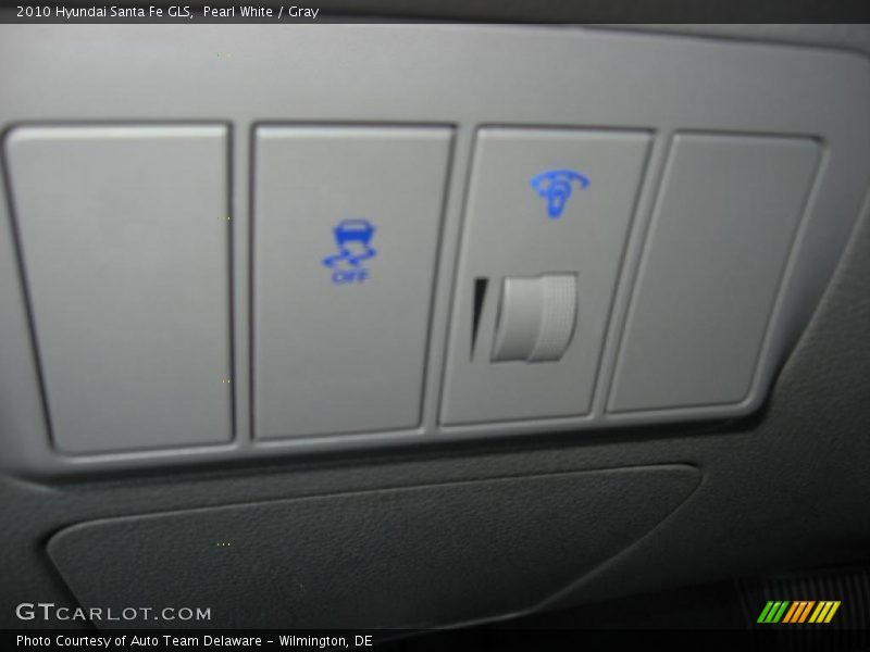 Pearl White / Gray 2010 Hyundai Santa Fe GLS