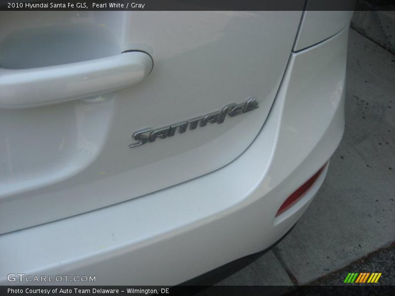 Pearl White / Gray 2010 Hyundai Santa Fe GLS