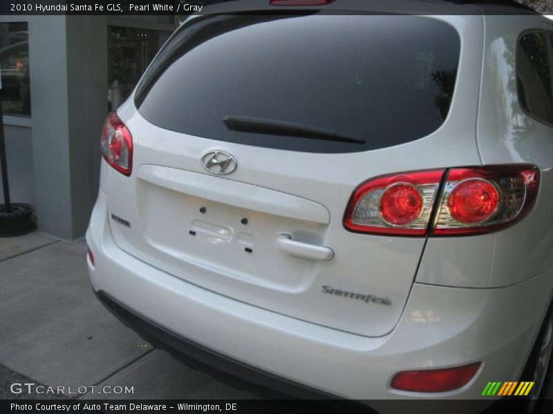 Pearl White / Gray 2010 Hyundai Santa Fe GLS