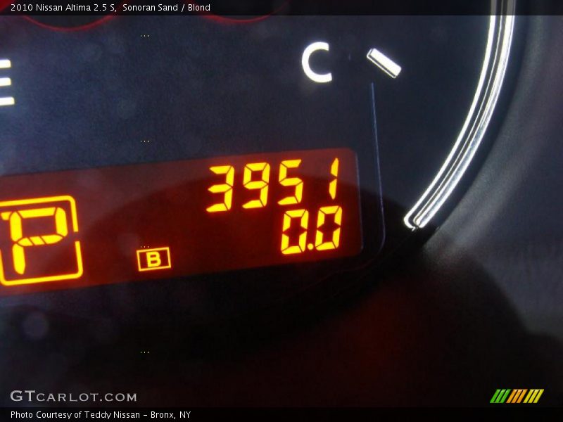 Sonoran Sand / Blond 2010 Nissan Altima 2.5 S