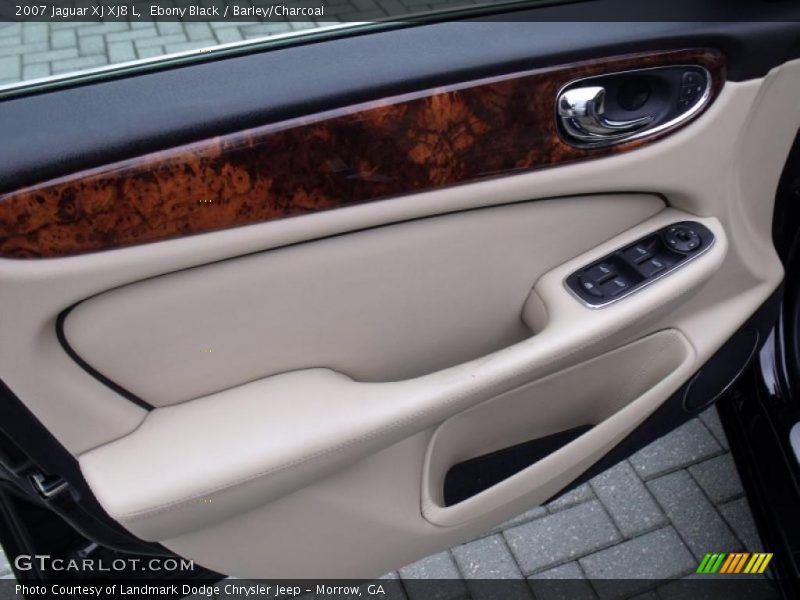 Door Panel of 2007 XJ XJ8 L