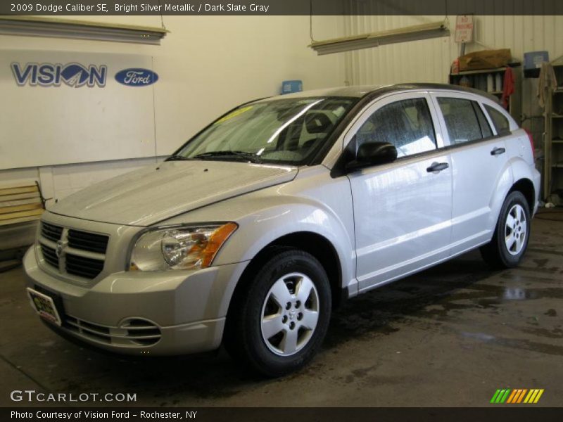 Bright Silver Metallic / Dark Slate Gray 2009 Dodge Caliber SE