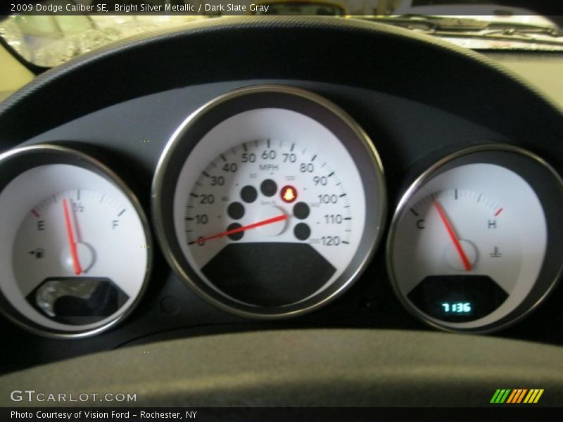 Bright Silver Metallic / Dark Slate Gray 2009 Dodge Caliber SE