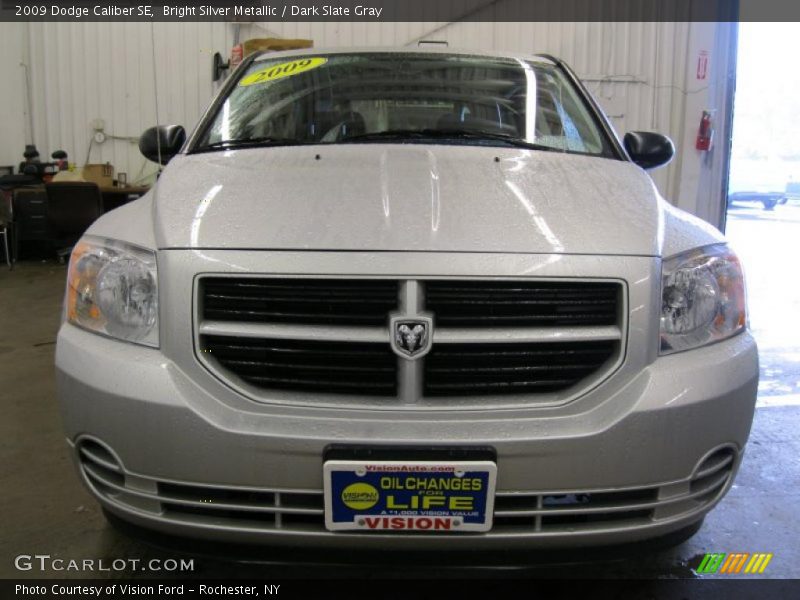Bright Silver Metallic / Dark Slate Gray 2009 Dodge Caliber SE