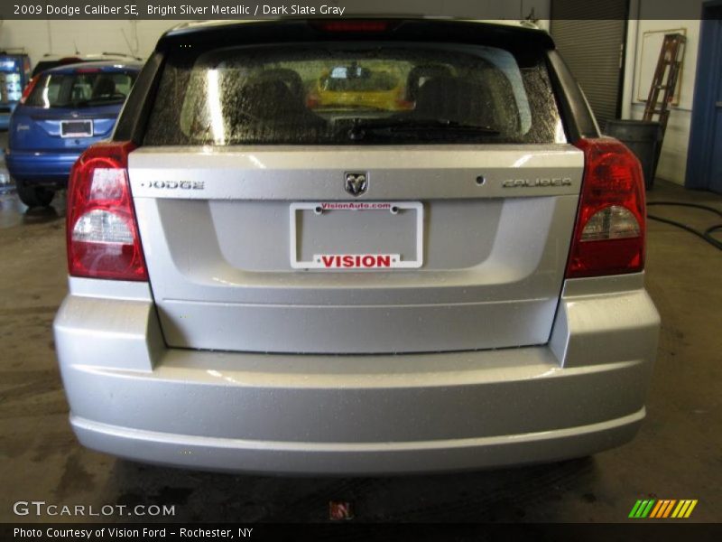 Bright Silver Metallic / Dark Slate Gray 2009 Dodge Caliber SE