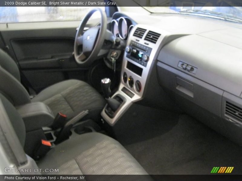 Bright Silver Metallic / Dark Slate Gray 2009 Dodge Caliber SE