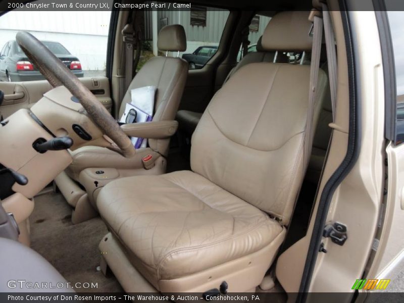 Champagne Pearl / Camel 2000 Chrysler Town & Country LXi