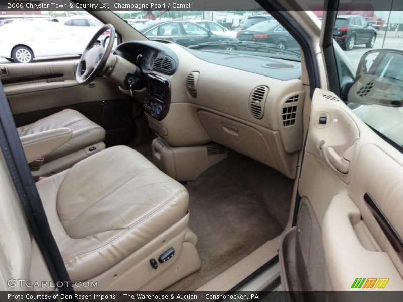 Champagne Pearl / Camel 2000 Chrysler Town & Country LXi