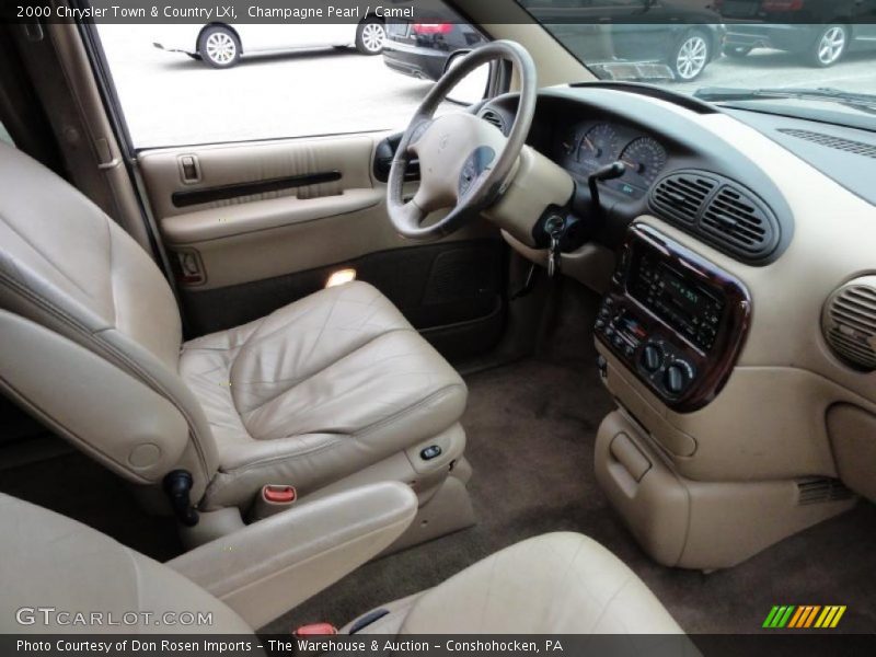 Champagne Pearl / Camel 2000 Chrysler Town & Country LXi