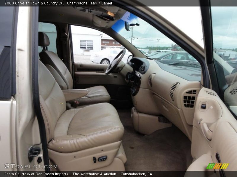 Champagne Pearl / Camel 2000 Chrysler Town & Country LXi