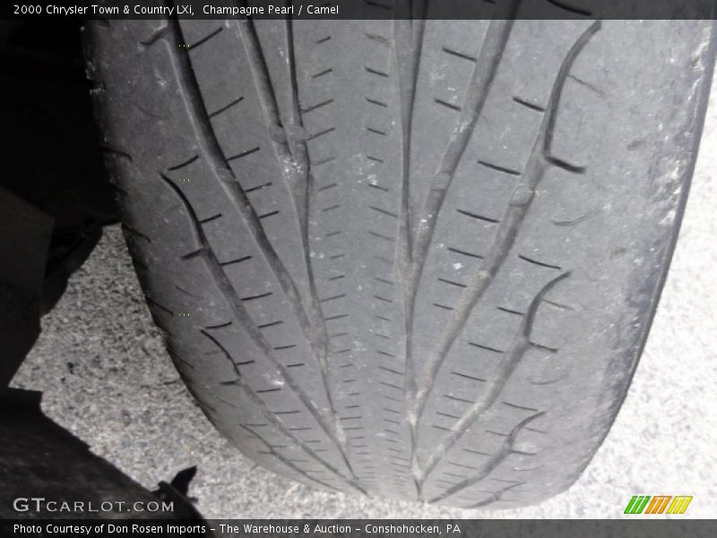 Champagne Pearl / Camel 2000 Chrysler Town & Country LXi