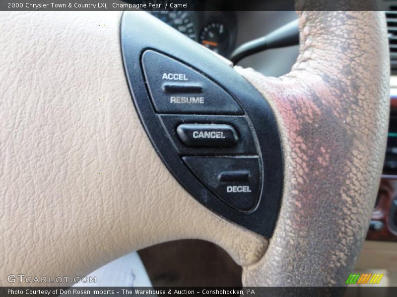 Champagne Pearl / Camel 2000 Chrysler Town & Country LXi