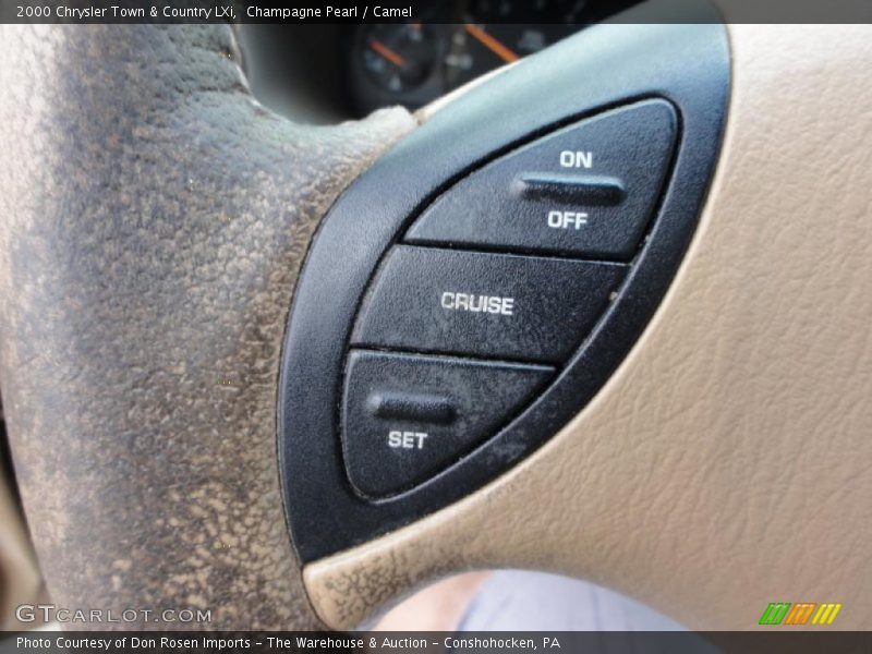 Champagne Pearl / Camel 2000 Chrysler Town & Country LXi