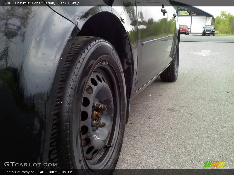 Black / Gray 2005 Chevrolet Cobalt Sedan
