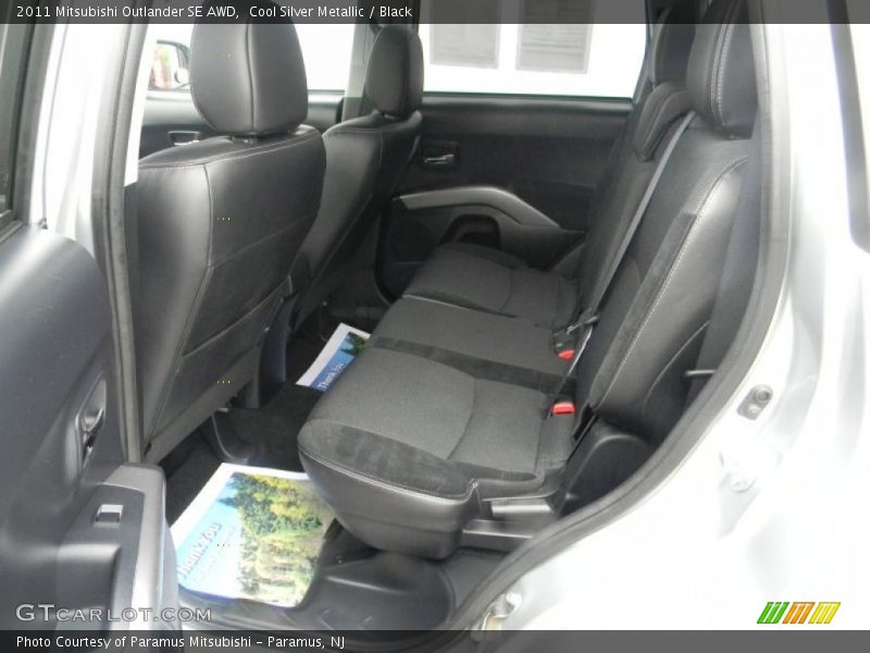  2011 Outlander SE AWD Black Interior