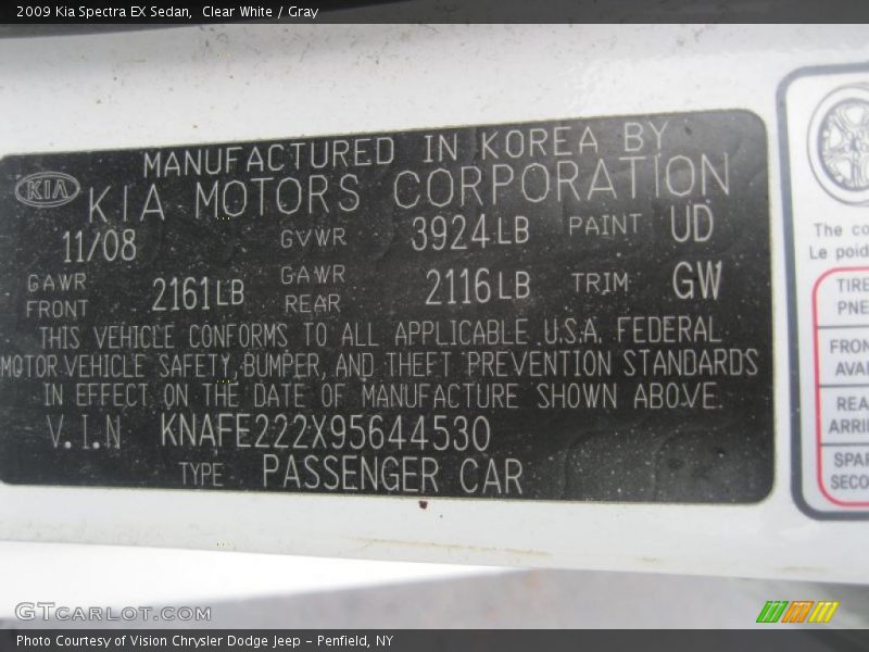 Clear White / Gray 2009 Kia Spectra EX Sedan