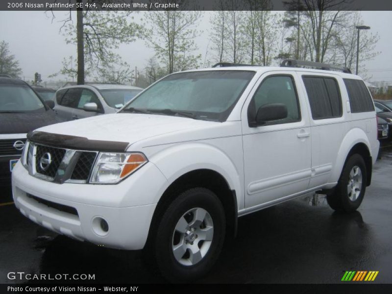 Avalanche White / Graphite 2006 Nissan Pathfinder SE 4x4