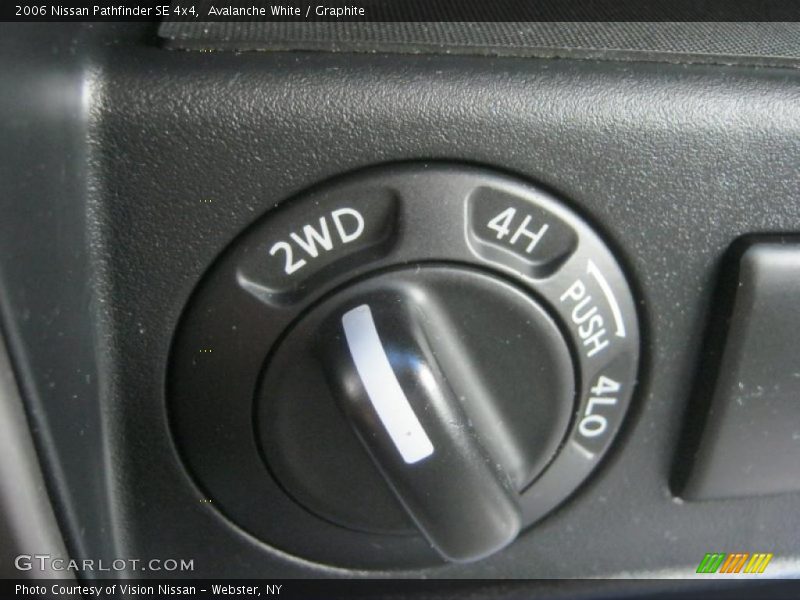 Avalanche White / Graphite 2006 Nissan Pathfinder SE 4x4