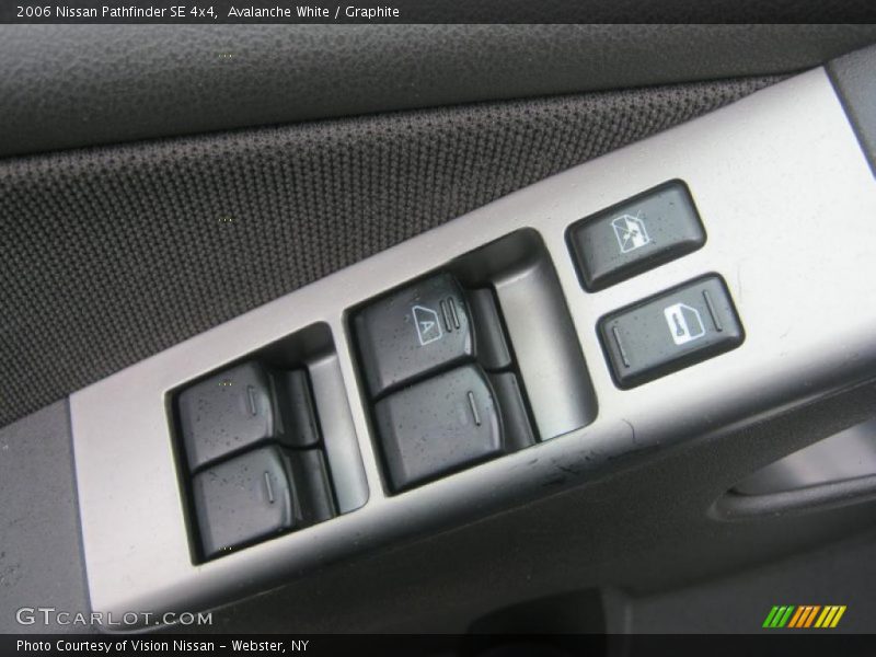 Avalanche White / Graphite 2006 Nissan Pathfinder SE 4x4