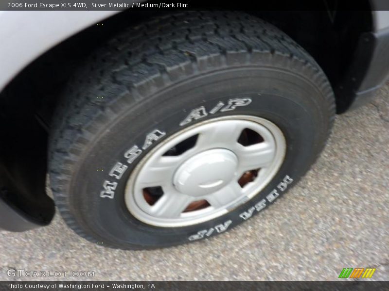 Silver Metallic / Medium/Dark Flint 2006 Ford Escape XLS 4WD