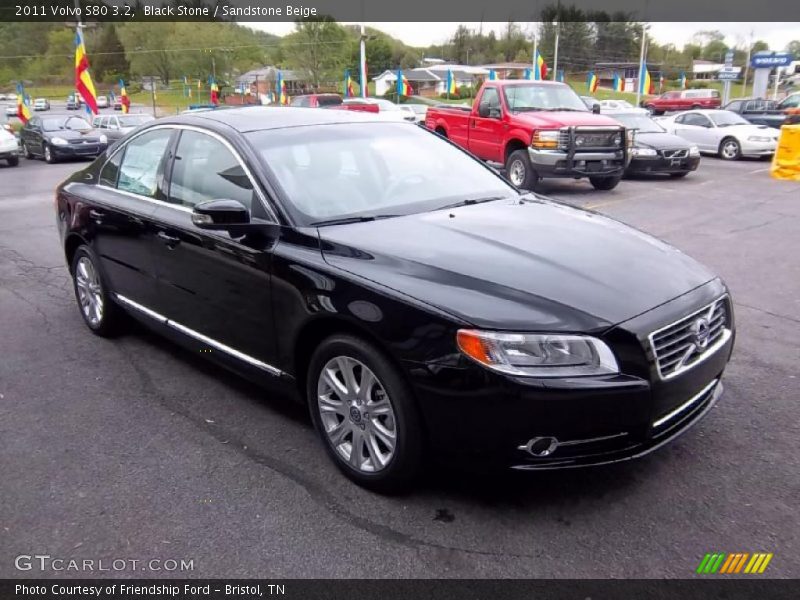 Front 3/4 View of 2011 S80 3.2