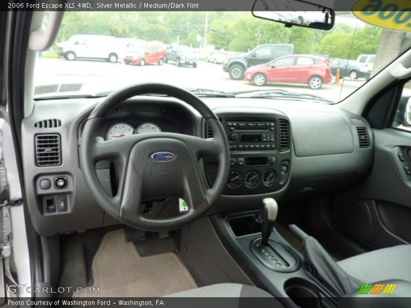 Silver Metallic / Medium/Dark Flint 2006 Ford Escape XLS 4WD