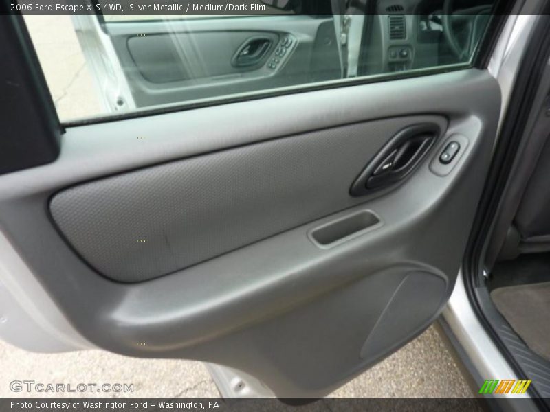 Silver Metallic / Medium/Dark Flint 2006 Ford Escape XLS 4WD
