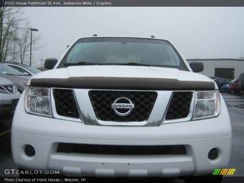 Avalanche White / Graphite 2006 Nissan Pathfinder SE 4x4
