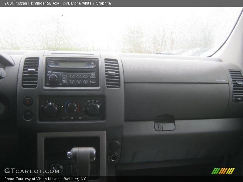 Avalanche White / Graphite 2006 Nissan Pathfinder SE 4x4
