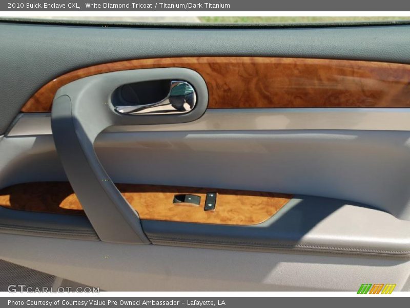 White Diamond Tricoat / Titanium/Dark Titanium 2010 Buick Enclave CXL