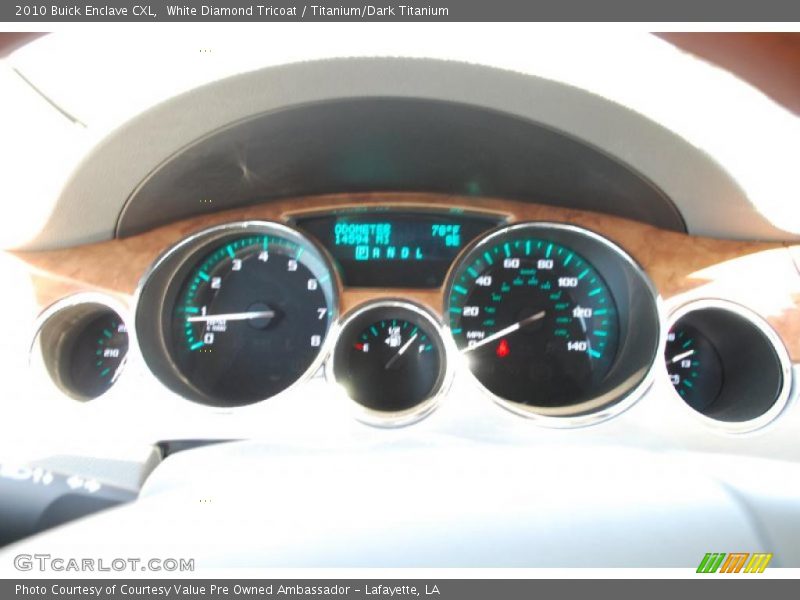White Diamond Tricoat / Titanium/Dark Titanium 2010 Buick Enclave CXL