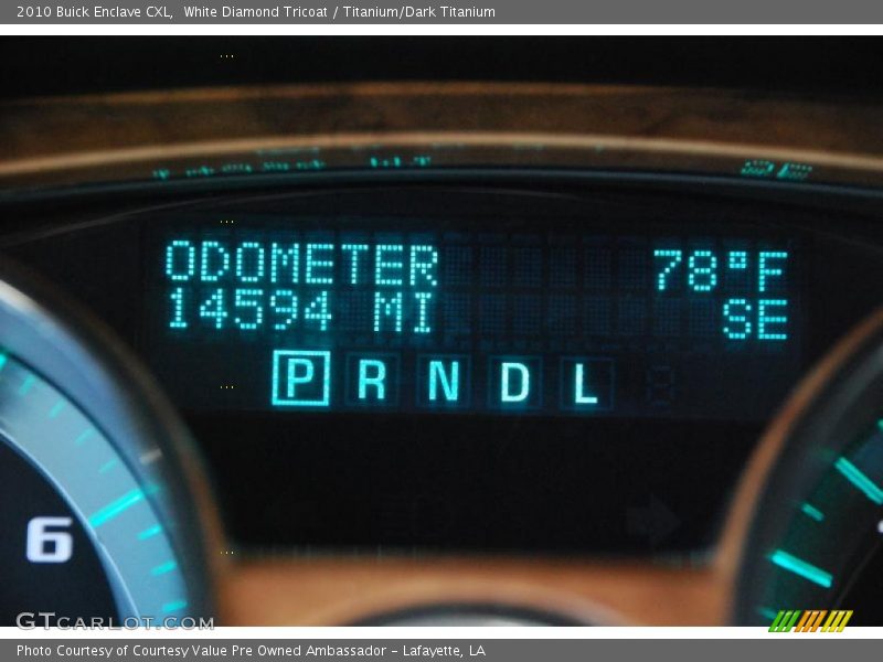 White Diamond Tricoat / Titanium/Dark Titanium 2010 Buick Enclave CXL