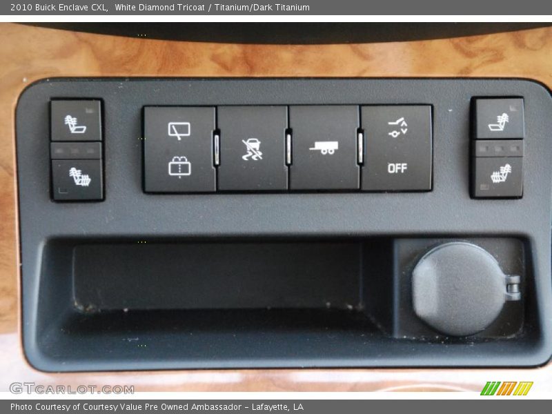 White Diamond Tricoat / Titanium/Dark Titanium 2010 Buick Enclave CXL