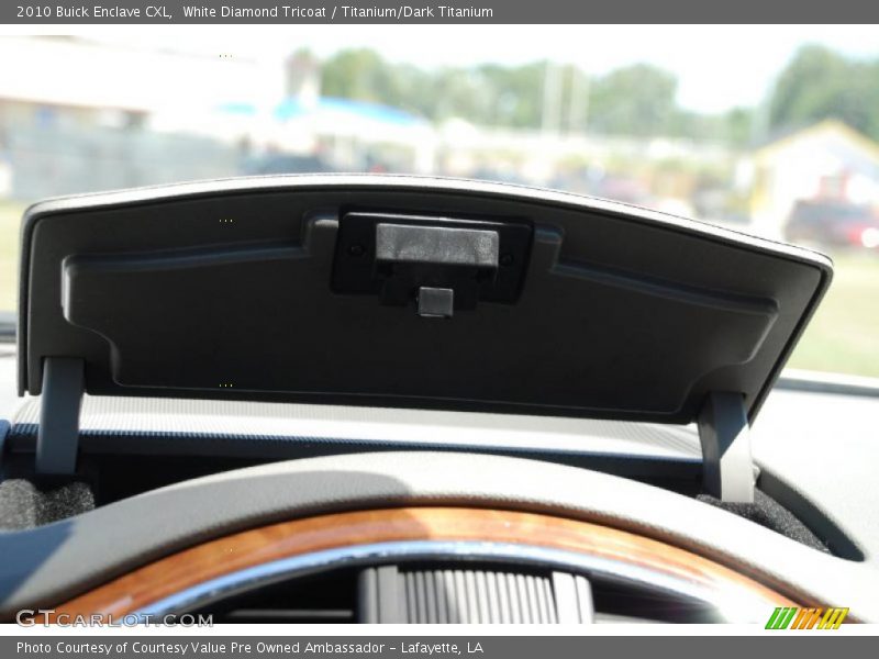 White Diamond Tricoat / Titanium/Dark Titanium 2010 Buick Enclave CXL