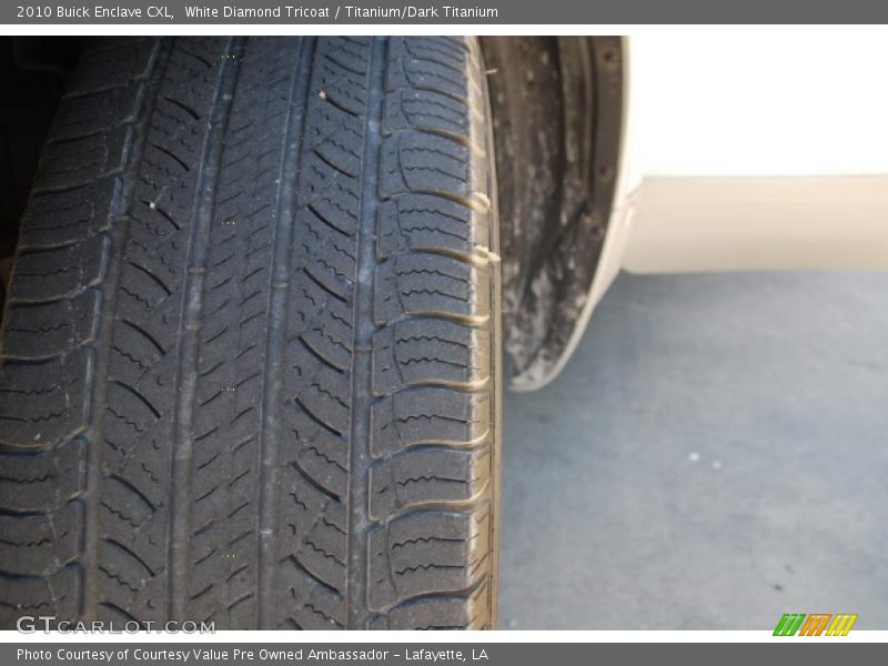 White Diamond Tricoat / Titanium/Dark Titanium 2010 Buick Enclave CXL