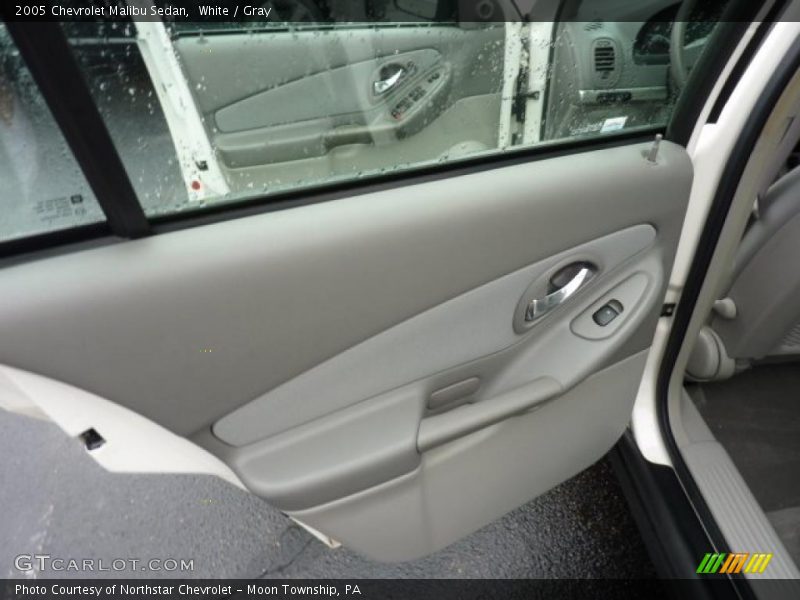 White / Gray 2005 Chevrolet Malibu Sedan